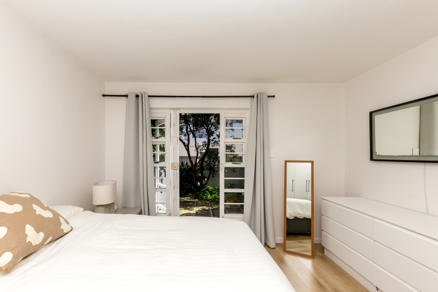 To Let 2 Bedroom Property for Rent in Sea Point Western Cape